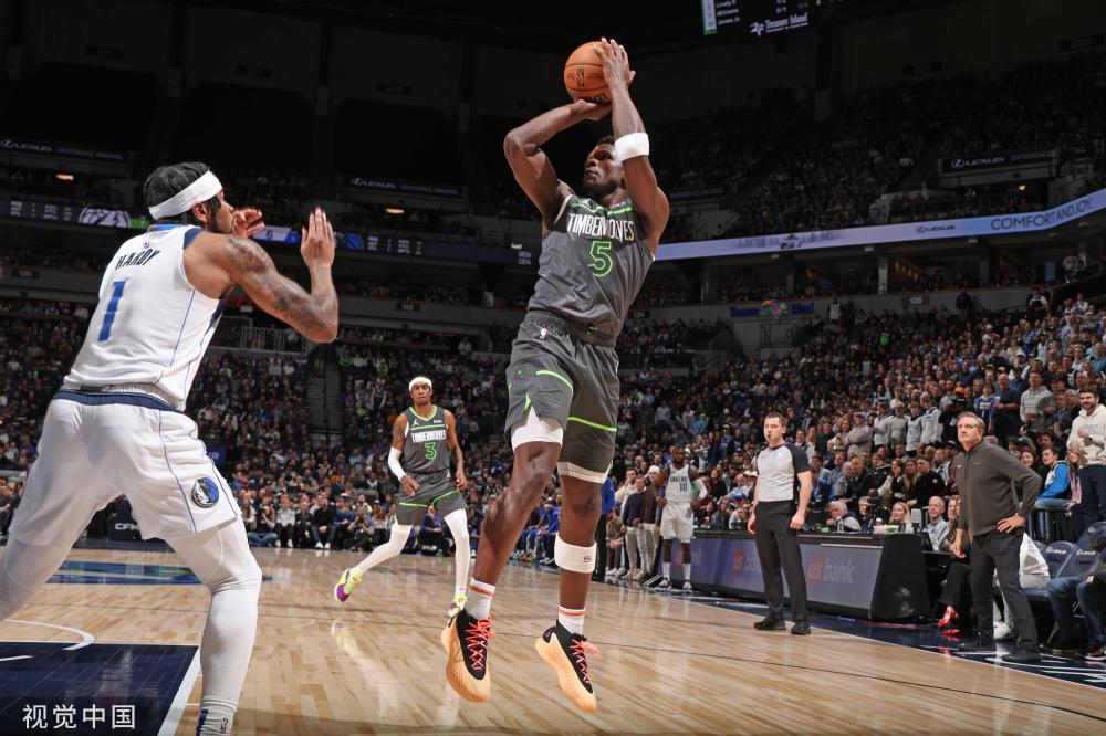 在中场对国 在中场对国